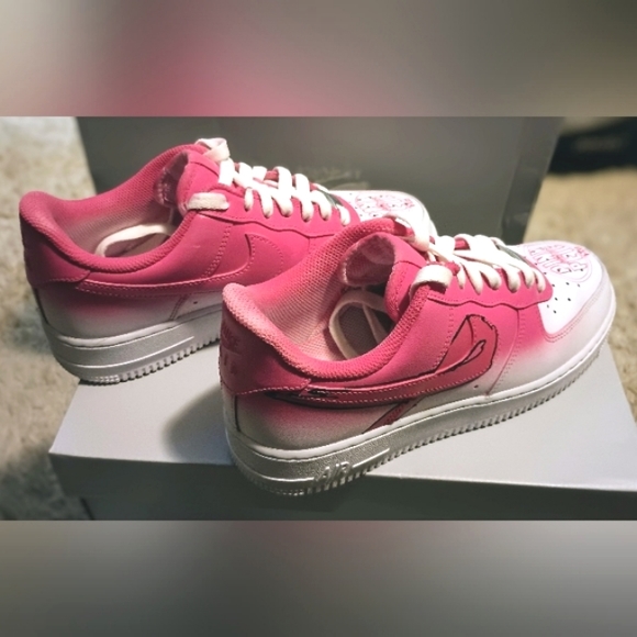 Nike Air Force One Kay Yow Custom - Picture 2 of 12